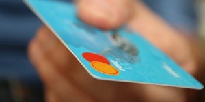 信用卡只能消费不能转账吗 只能本人使用吗
