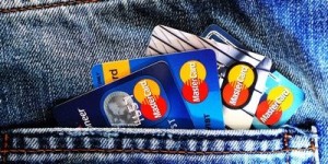 一张信用卡逾期对其他银行信用卡有影响吗 征信系统都会记录