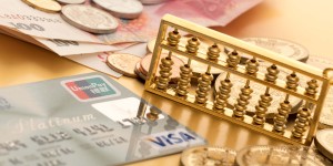 【金融检察微课堂】逛个街，我妈多了一个比我还亲的“儿子”