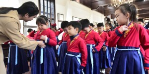 二月二“龙抬头”，小学童们体验“开笔礼”，感受传统文化魅力