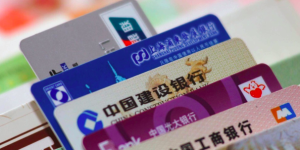 又一“陷阱”正在拖垮年轻人？人均负债高达12万，央视发出警告！