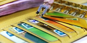 信用卡业务增速下降 银行抢占信用卡存量市场