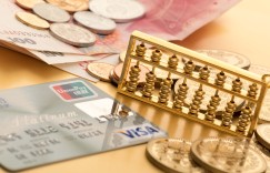【金融检察微课堂】逛个街，我妈多了一个比我还亲的“儿子”