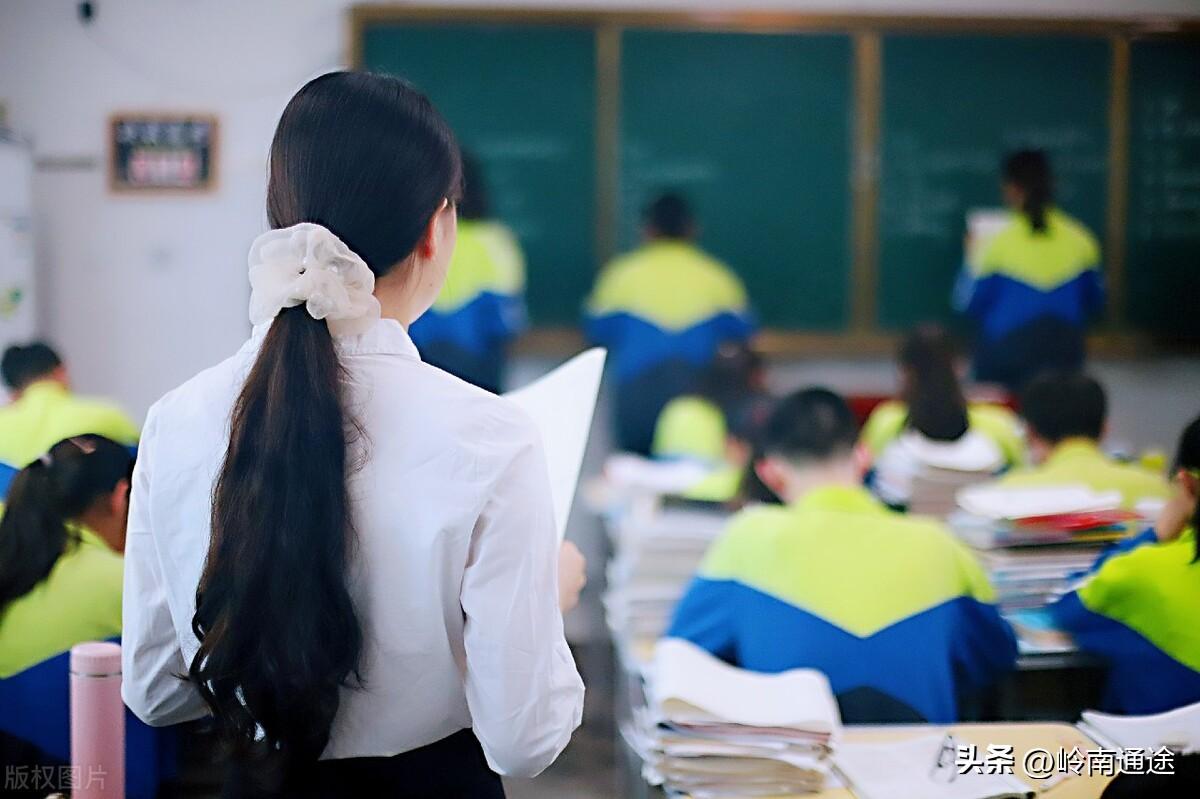 大学生讲课优势_学生讲课的优点和缺点_大学生讲课优缺点