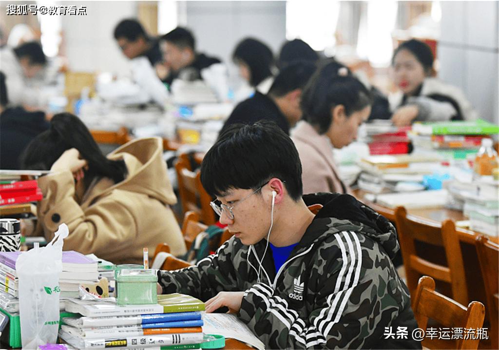大学万一挂科怎么办_暨南大学大一挂5科_大一学生挂科