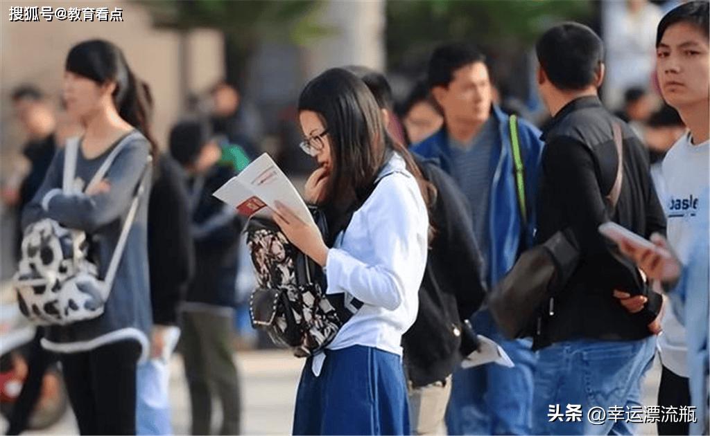 大一学生挂科_暨南大学大一挂5科_大学万一挂科怎么办