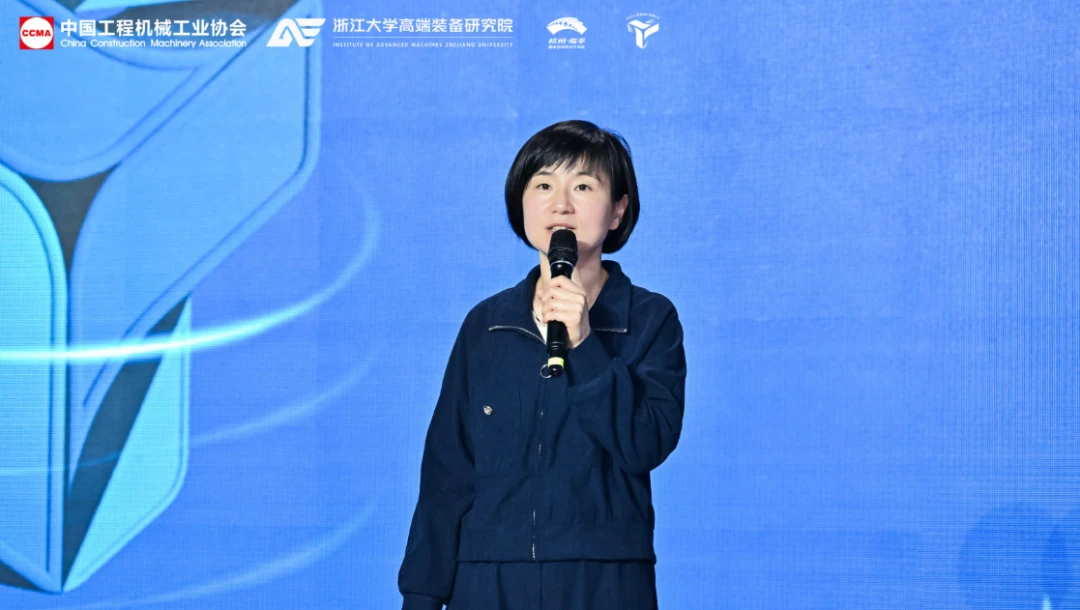 浙江春风动力股份有限公司董事、常务副总经理高青作《智能制造系统模型研究》主题报告