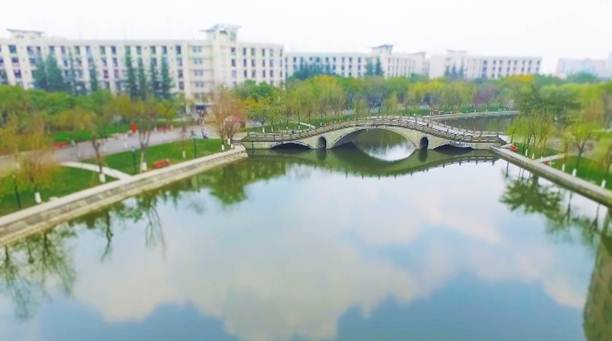 大学毕业季微电影_讲述大学生毕业的微电影_大学毕业微电影故事