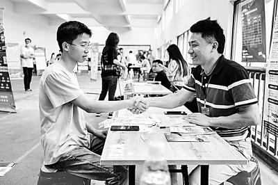 学生会面试简历表_大学学生会面试个人经历_大学学生会面试简历