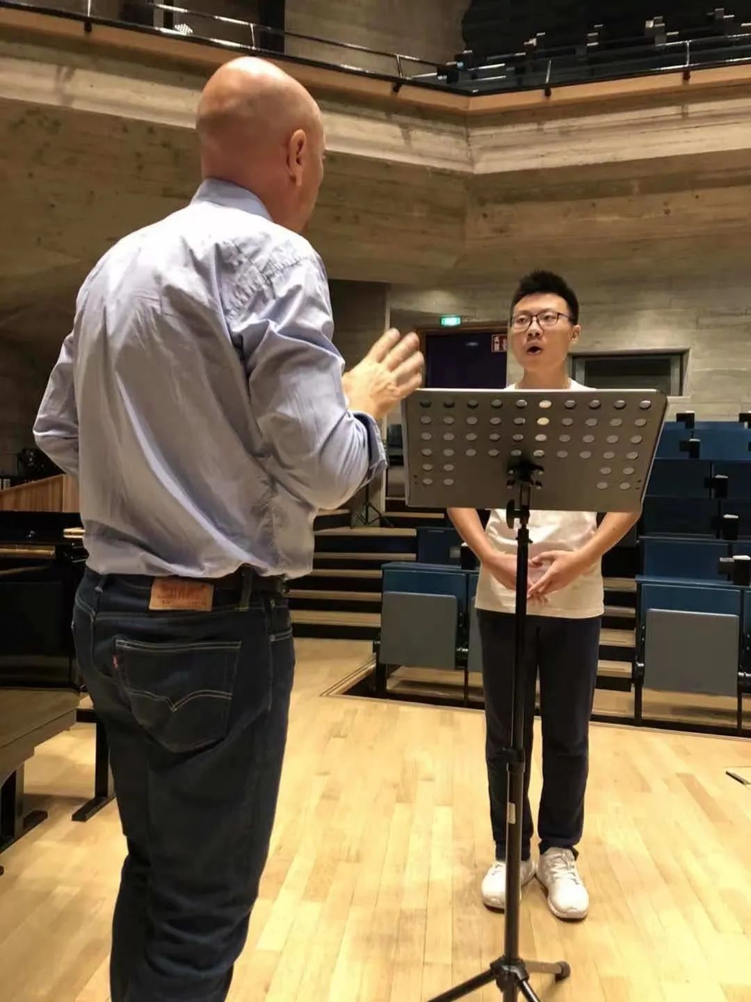 音乐表演大学学什么_大学音乐表演都学什么条件_表演大学条件音乐学考什么