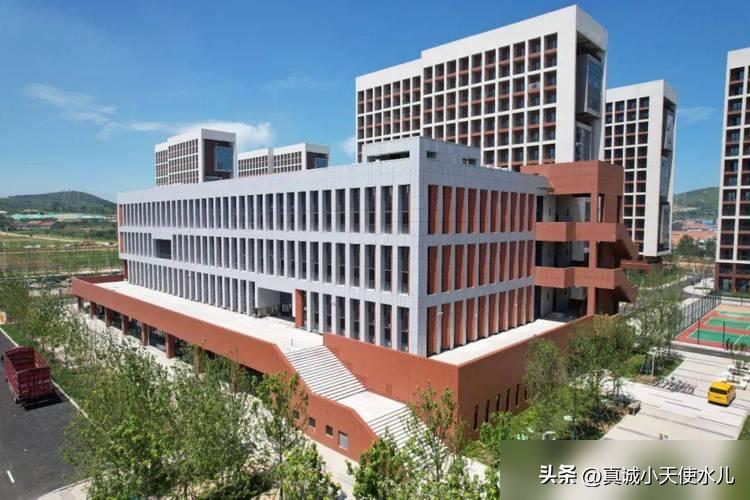 济南大学怎么走_到济南大学坐到济南哪个站_到济南上大学有哪些地方吗
