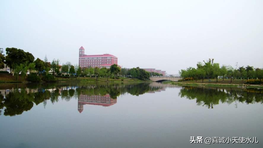 济南大学怎么走_到济南大学坐到济南哪个站_到济南上大学有哪些地方吗