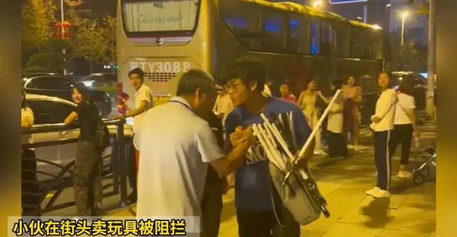 红鸡毛大学_鸡毛大结局_鸡毛换糖的鸡毛是什么