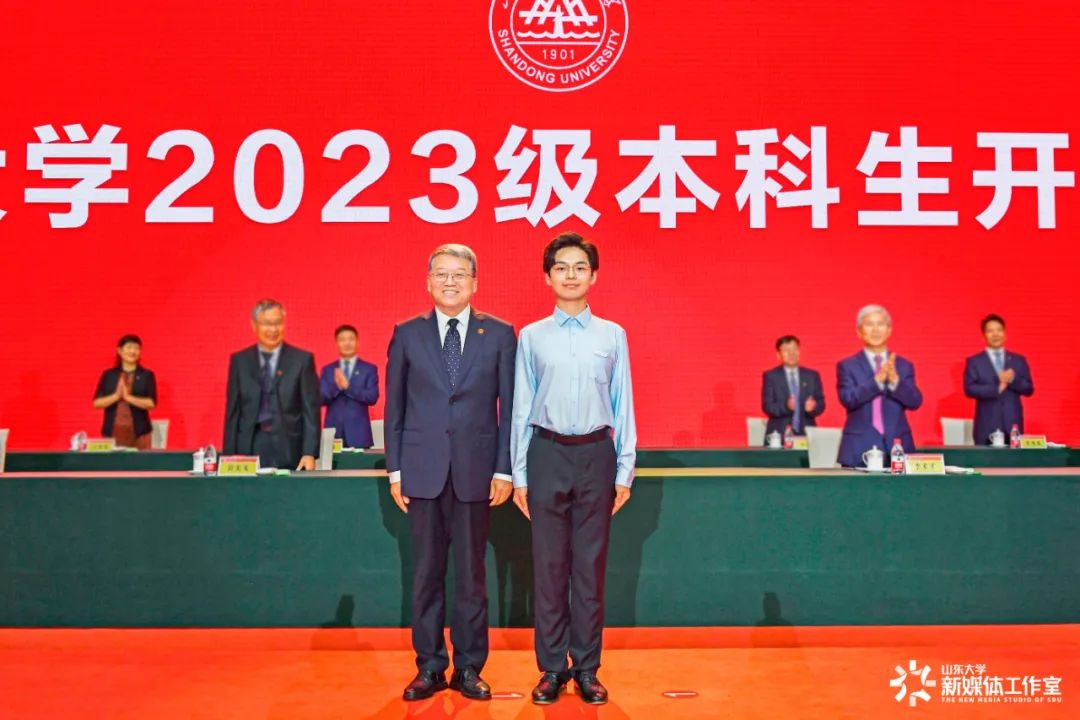 山东大学迎接新生_山东大学迎新_2021山东大学本科生迎新