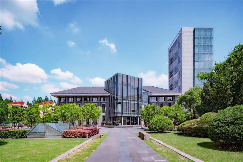 上海交大校车_上海大学车辆入校_上海学校校车