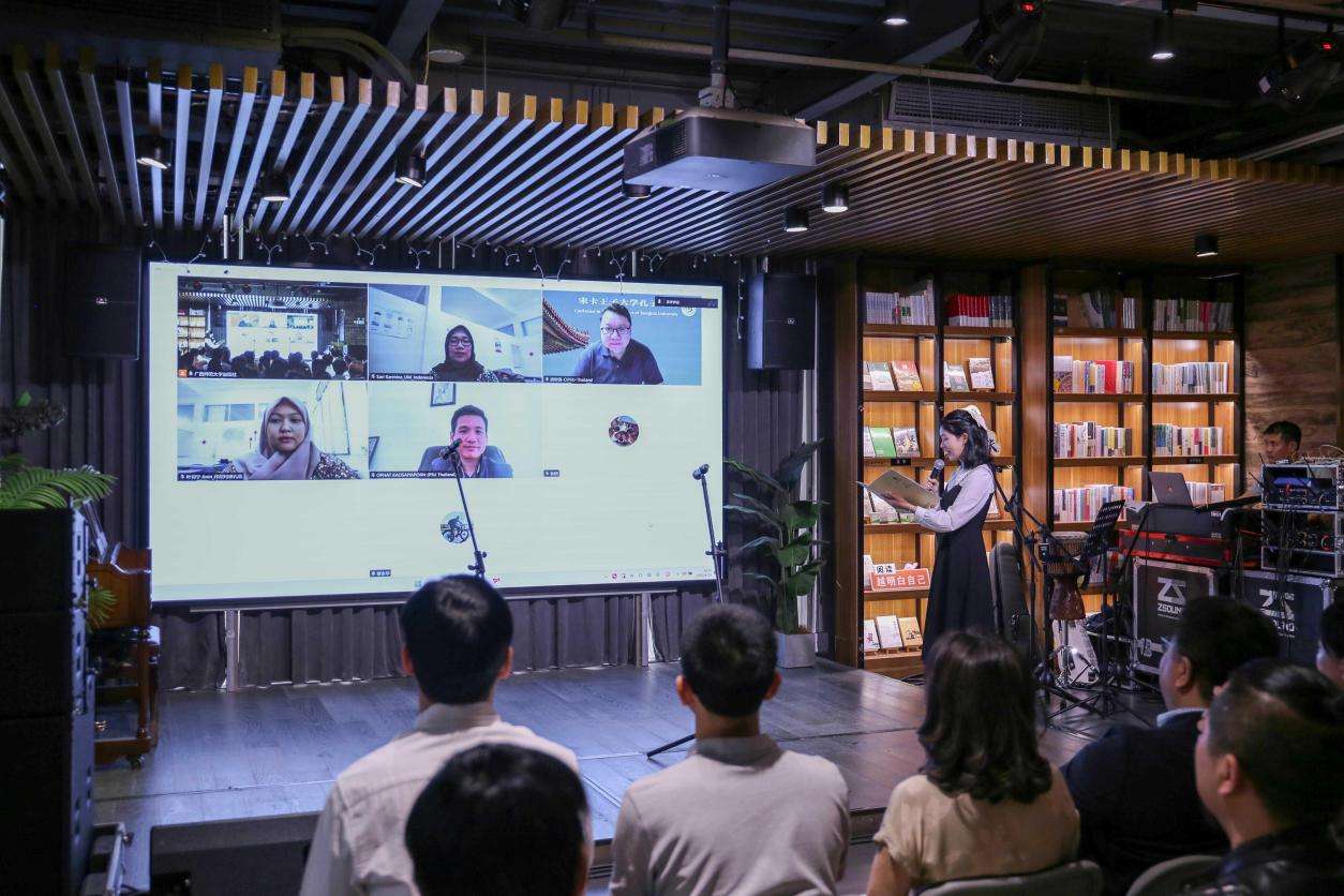 广西师范大学出版社举办4·23经典共读活动
