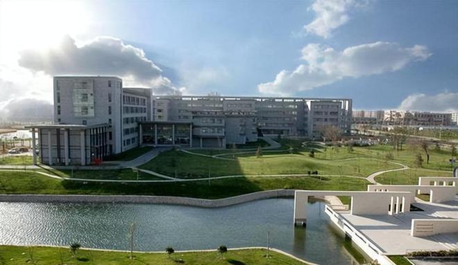 在青岛有分校有哪大学_青岛大学两个校区分别在哪_有分校青岛大学吗