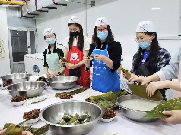 哈儿宾师范大学_哈尔滨师范大学暖心毕业季_2020届毕业生毕业礼包